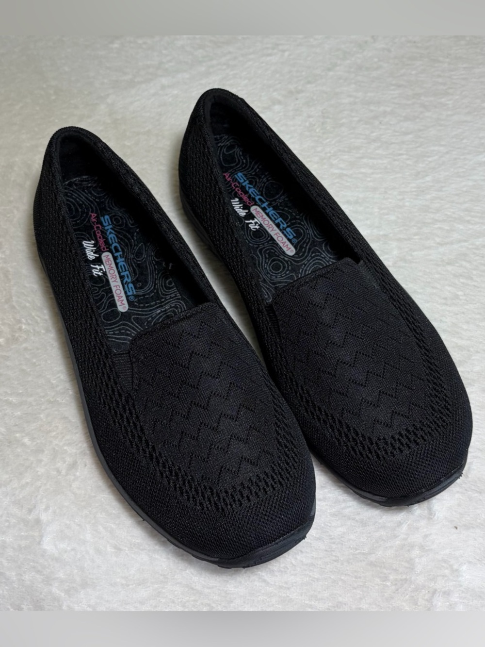 New Skechers Women's Black Slip-On Knit Loafers Sz 7.5
